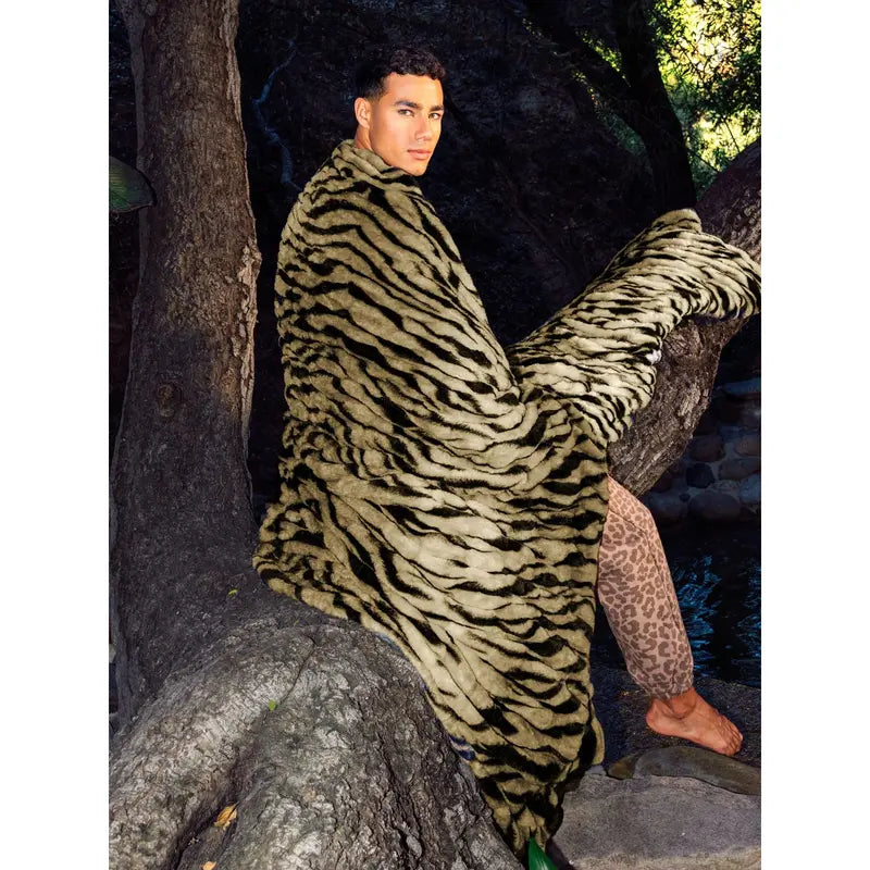Comfrt Dreamer Blanket - Oversized Cozy Soft Warm Throw