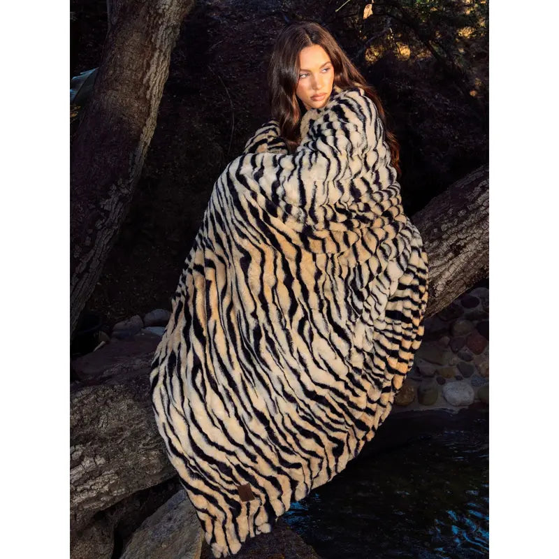 Comfrt Dreamer Blanket - Oversized Cozy Soft Warm Throw